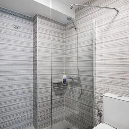 Fully Renovated Cosy Downtown Exarcheia! * Atene